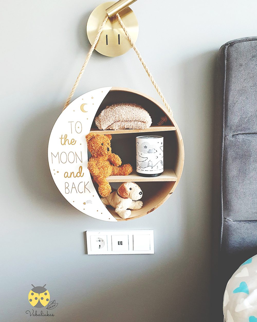 Apvali pakabinama lentyna