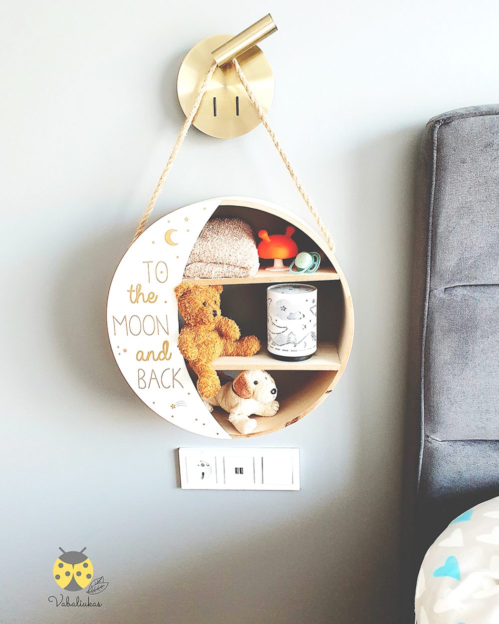 Apvali pakabinama lentyna